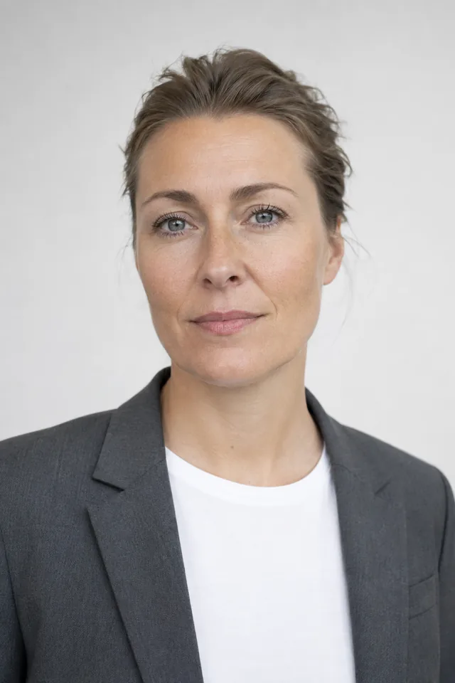 Porträt von Leonie Hartkopf, verantwortlich für Programm und Netzwerk bei Ecom Dravo.